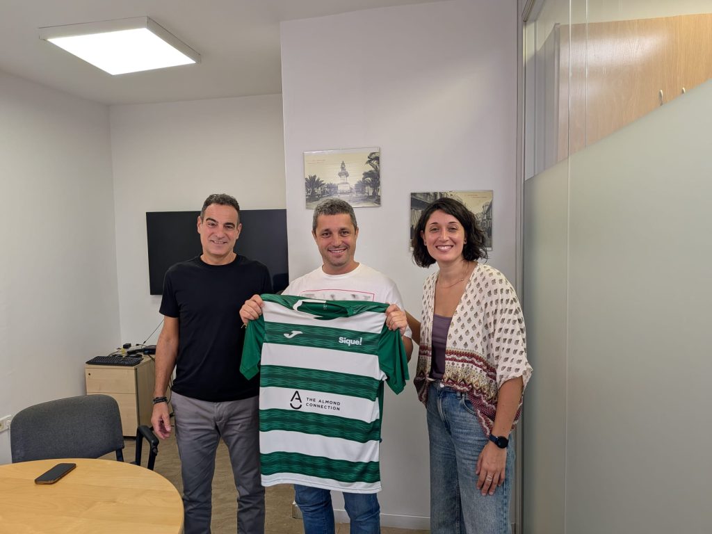 El periodista esportiu Sique Rodríguez visita la Fundació Sique i dona veu als nostres equips de futbol